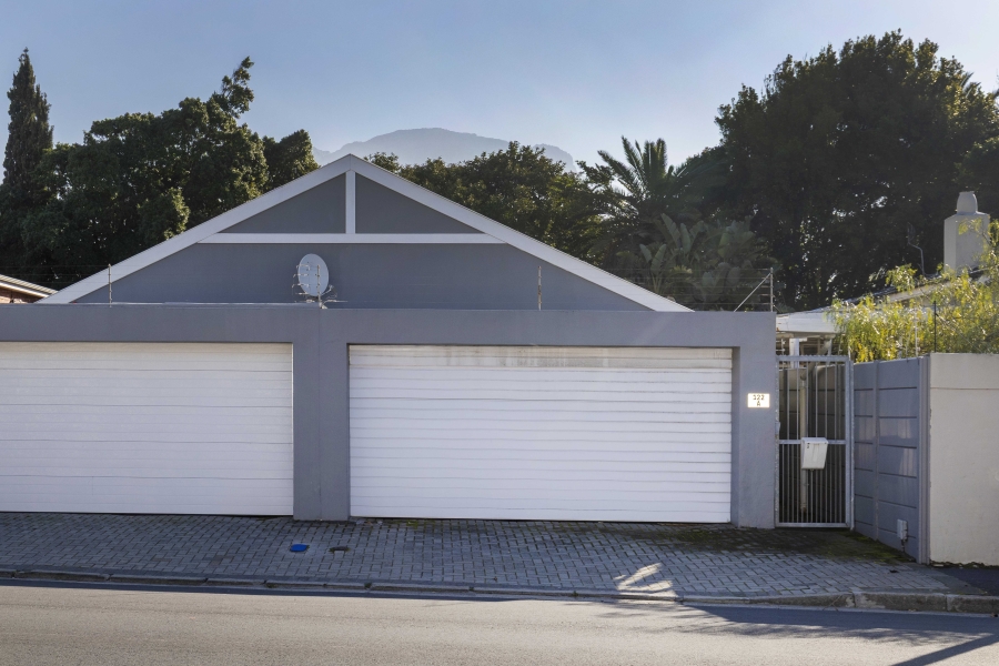 2 Bedroom Property for Sale in Claremont Western Cape